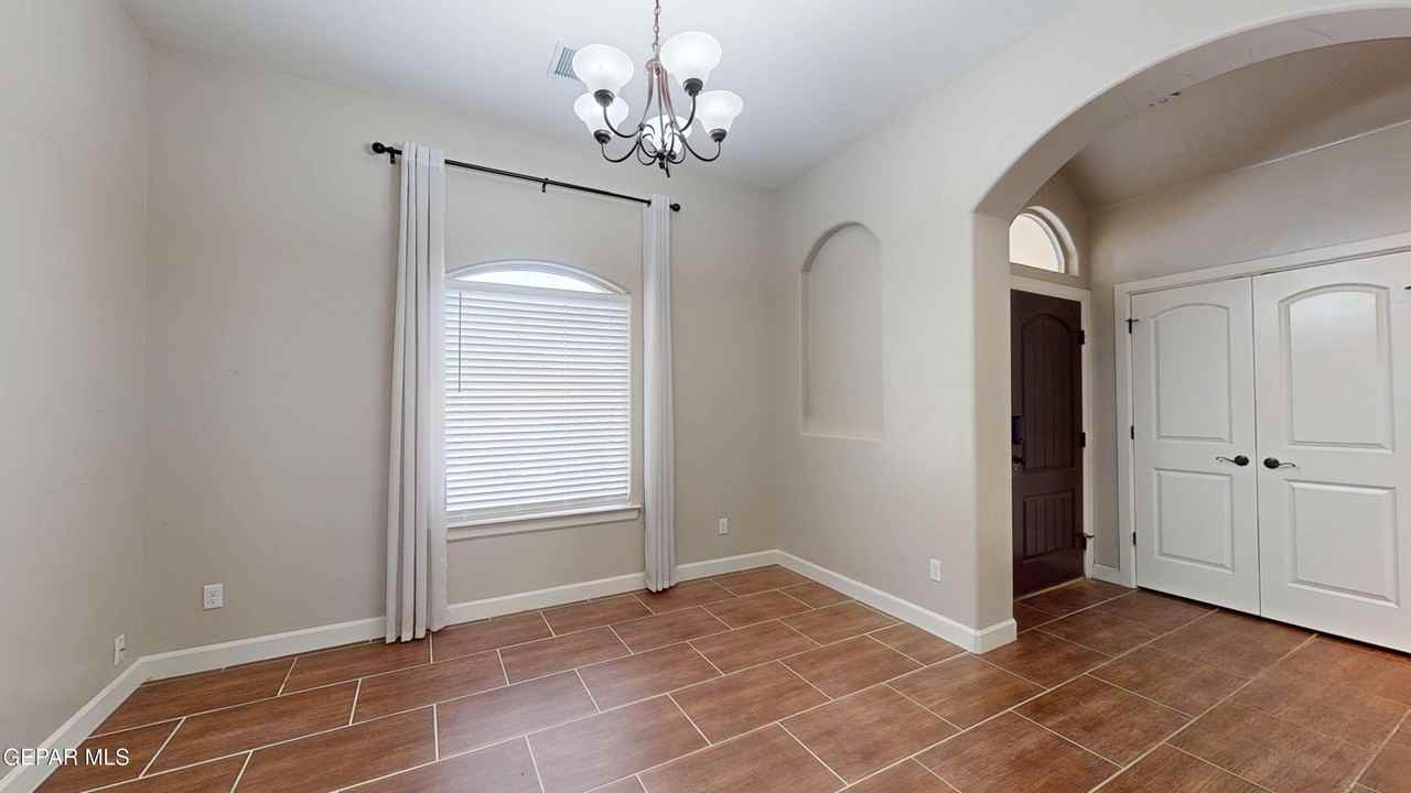 7169 N Skies Ln - Photo 6 of 50