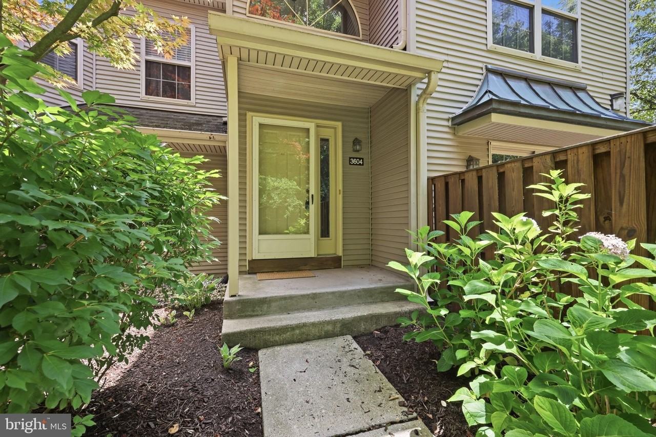 3604 Waltham Ct - Photo 3 of 32