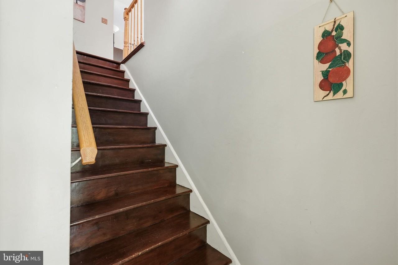 3604 Waltham Ct - Photo 4 of 32