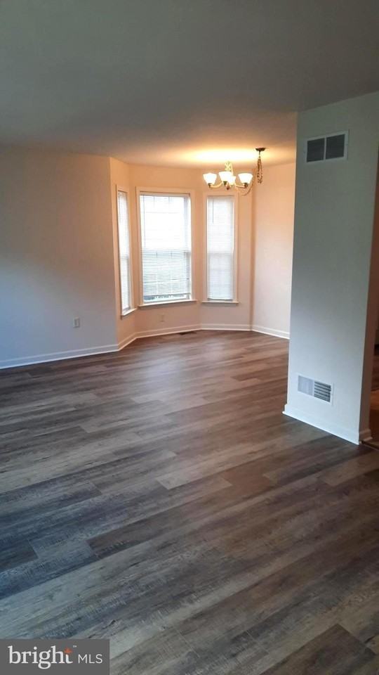 311 Mercury Dr - Photo 5 of 14