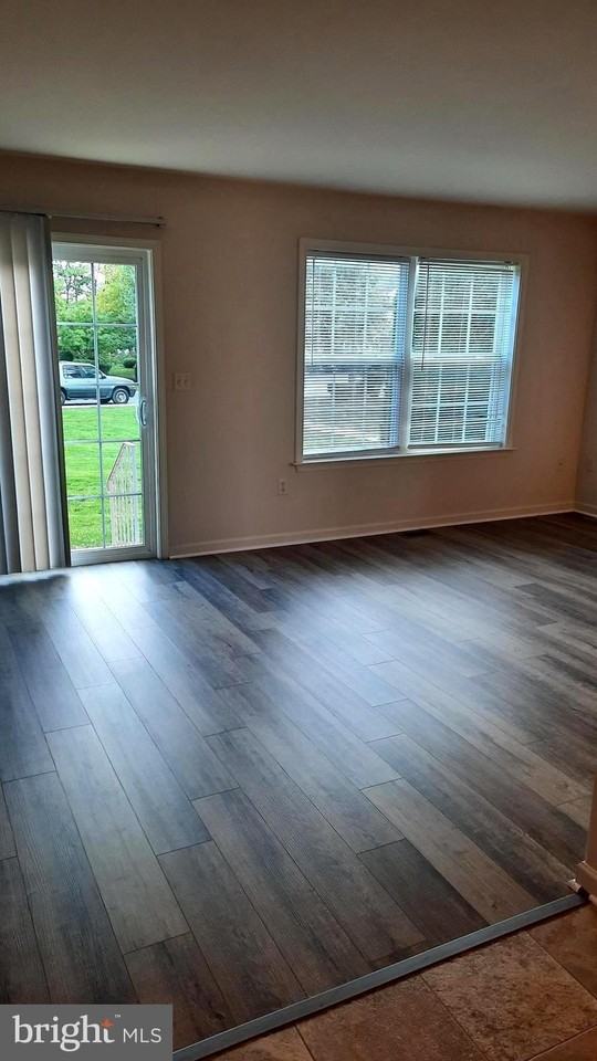 311 Mercury Dr - Photo 6 of 14