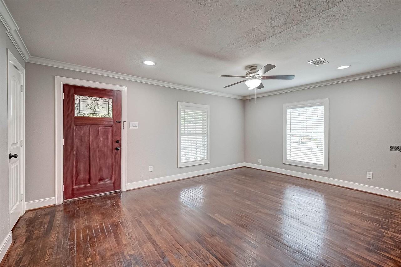 1510 Walton St - Photo 4 of 32