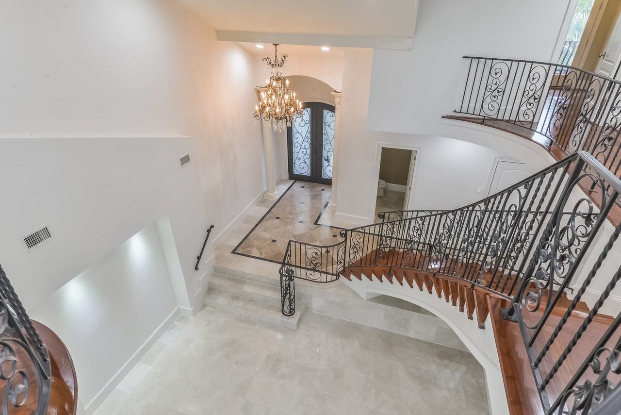 15 W Shady Ln - Photo 4 of 19