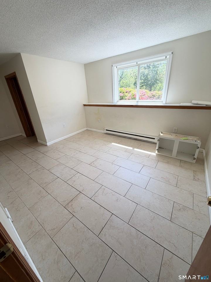 33 River St - Photo 6 of 11