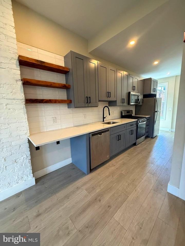 223 S 44th St #3F - Photo 4 of 13