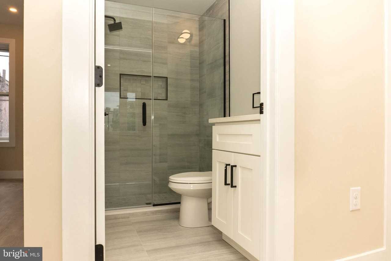 223 S 44th St #3F - Photo 5 of 13