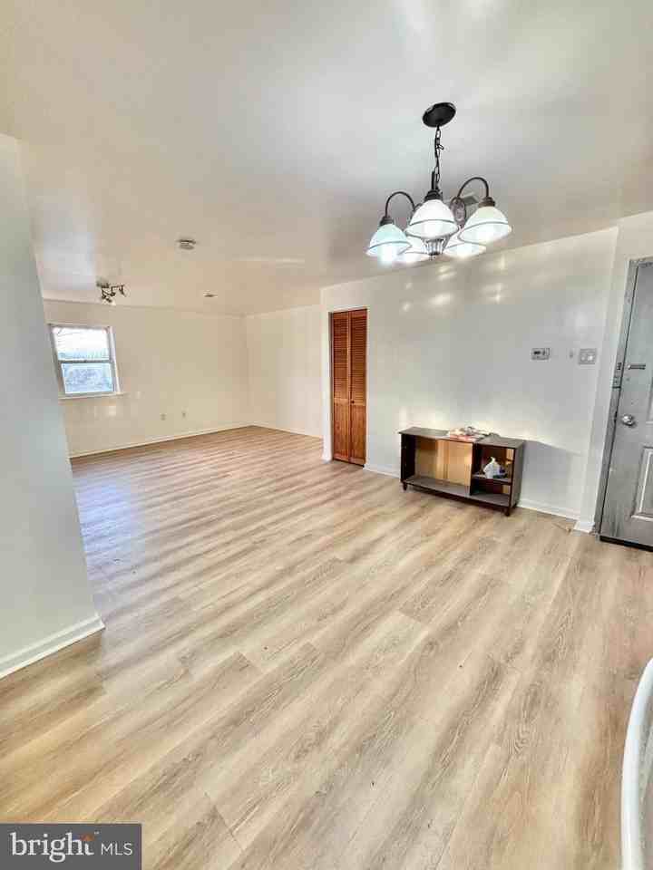1515 Tyson Ave #2 - Photo 4 of 16