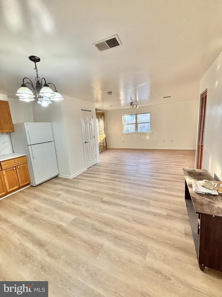 1515 Tyson Ave #2 - Photo 5 of 16