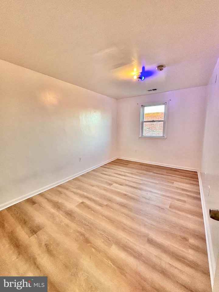 1515 Tyson Ave #2 - Photo 6 of 16