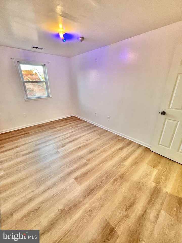 1515 Tyson Ave #2 - Photo 7 of 16