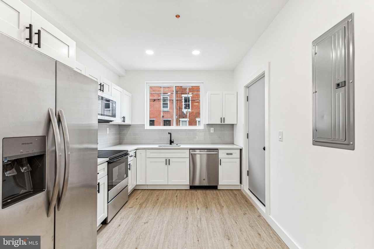 2224 N Howard St #1 - Photo 2 of 13