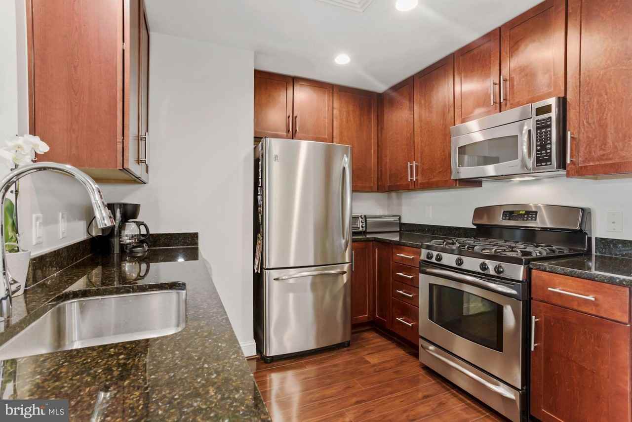 525 N Fayette St #413 - Photo 4 of 45