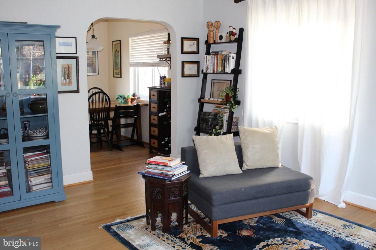 306 1/2 E Del Ray Ave #1-2 - Photo 2 of 6