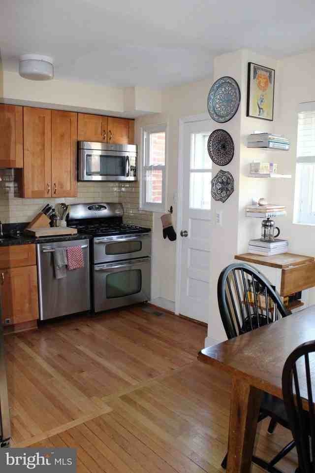306 1/2 E Del Ray Ave #1-2 - Photo 3 of 6