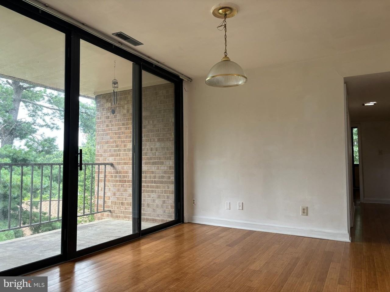 525 N Armistead St #302 - Photo 4 of 20