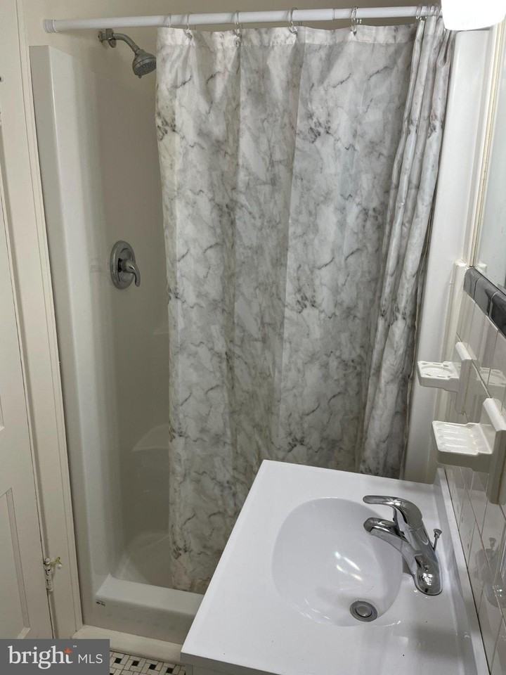 221 N Main St #A - Photo 5 of 16