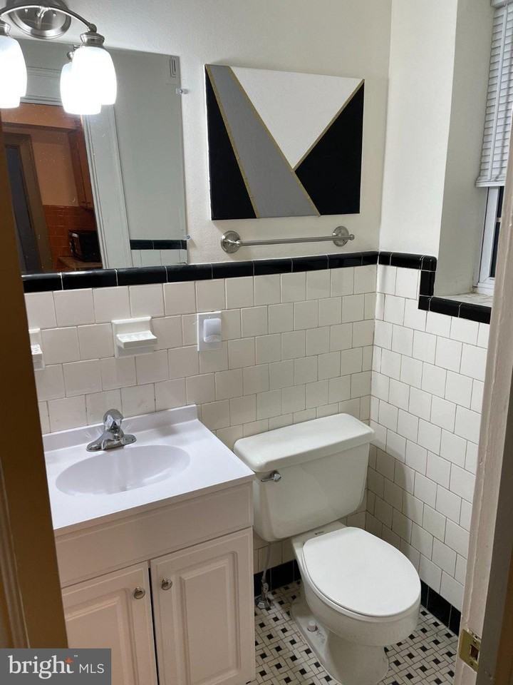221 N Main St #A - Photo 6 of 16