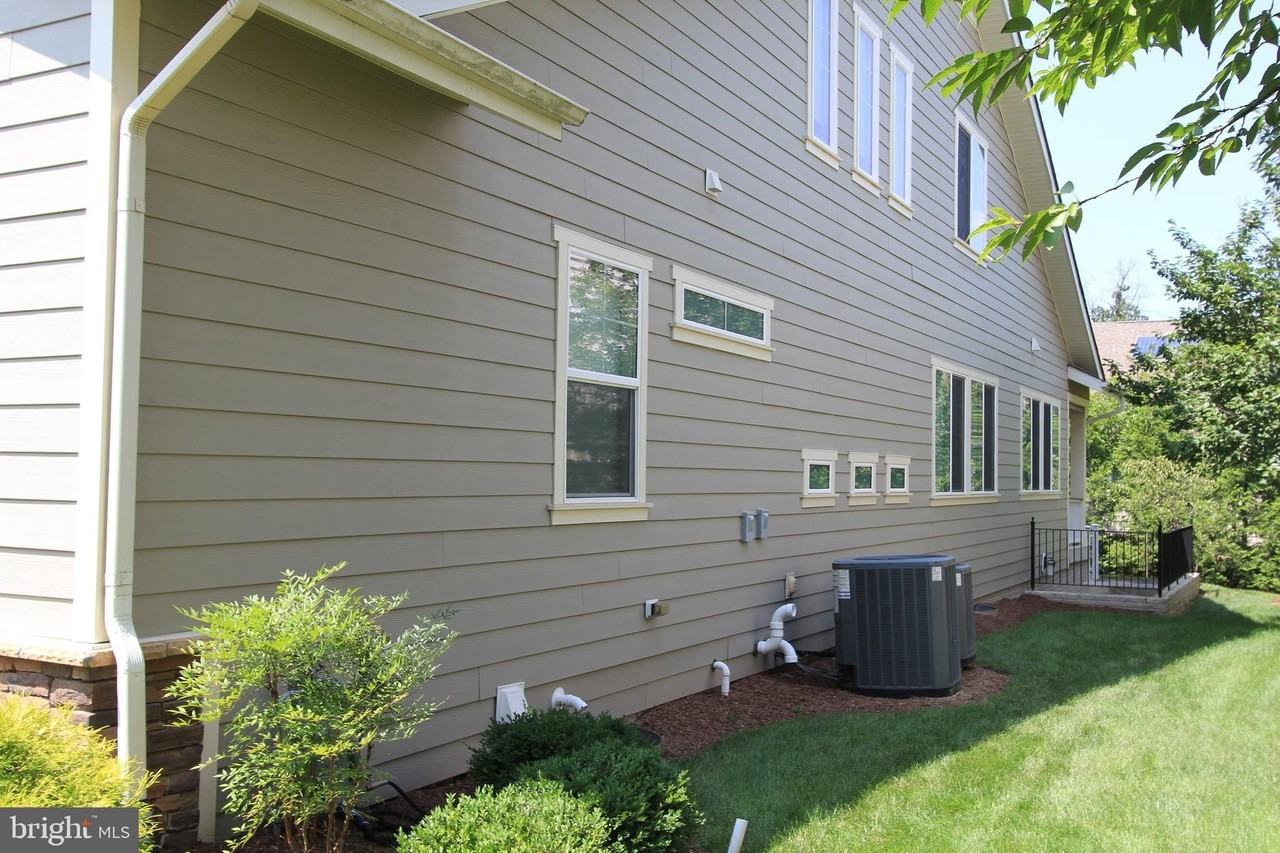 213 Grebe Dr - Photo 4 of 50