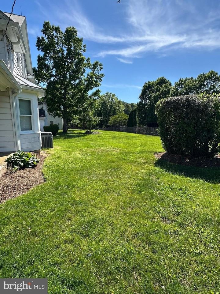6501 Glenbard Ct - Photo 3 of 16