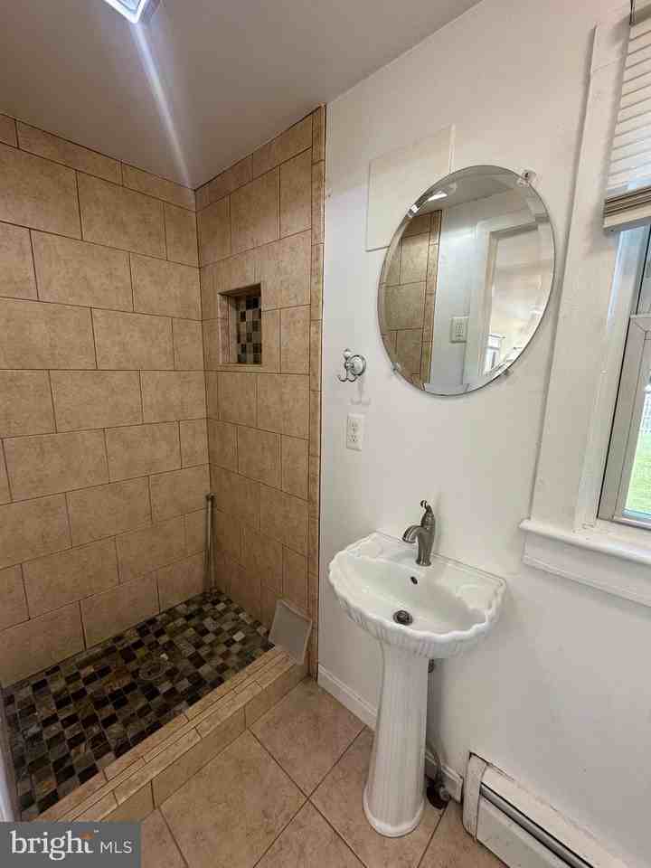 6501 Glenbard Ct - Photo 5 of 16