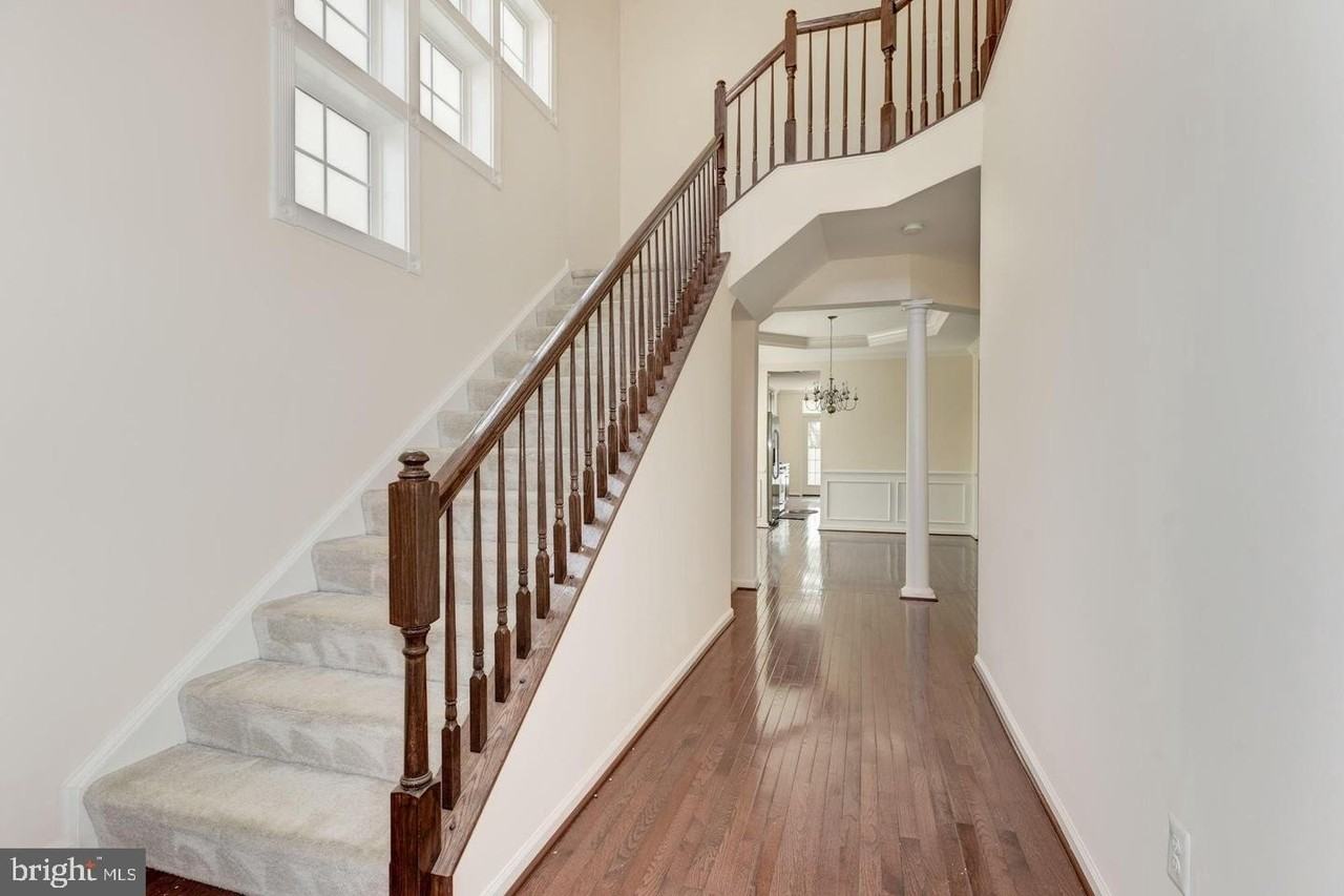 3795 Louise Ave - Photo 3 of 29