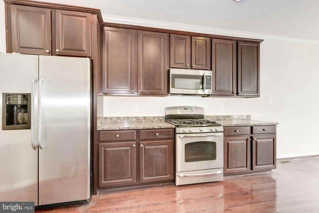 3795 Louise Ave - Photo 6 of 29