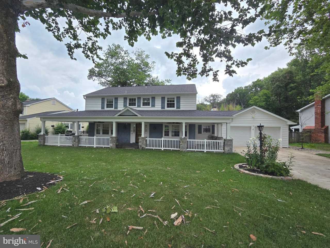 13106 Melville Ln - Photo 2 of 31