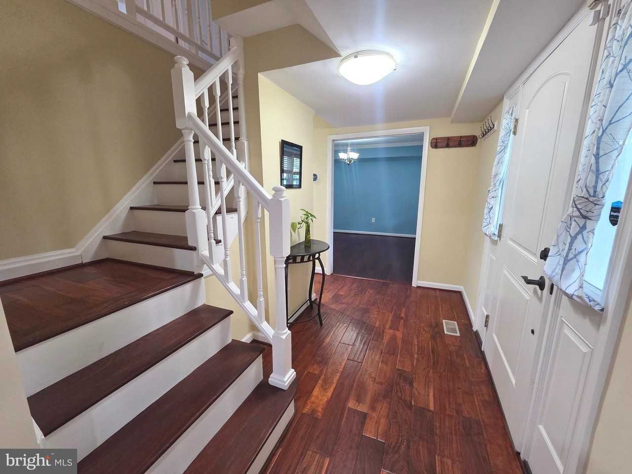 13106 Melville Ln - Photo 4 of 31