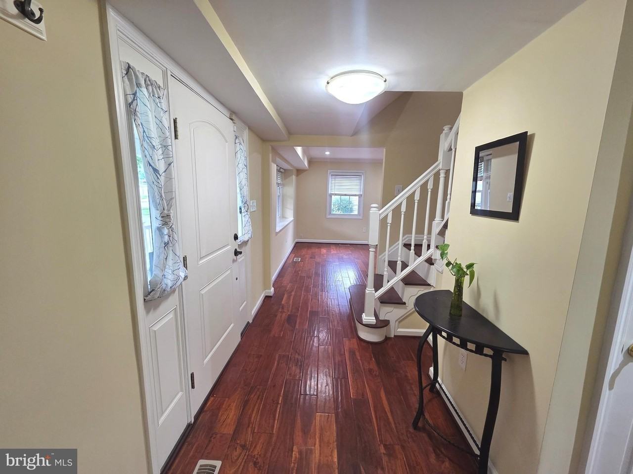 13106 Melville Ln - Photo 5 of 31
