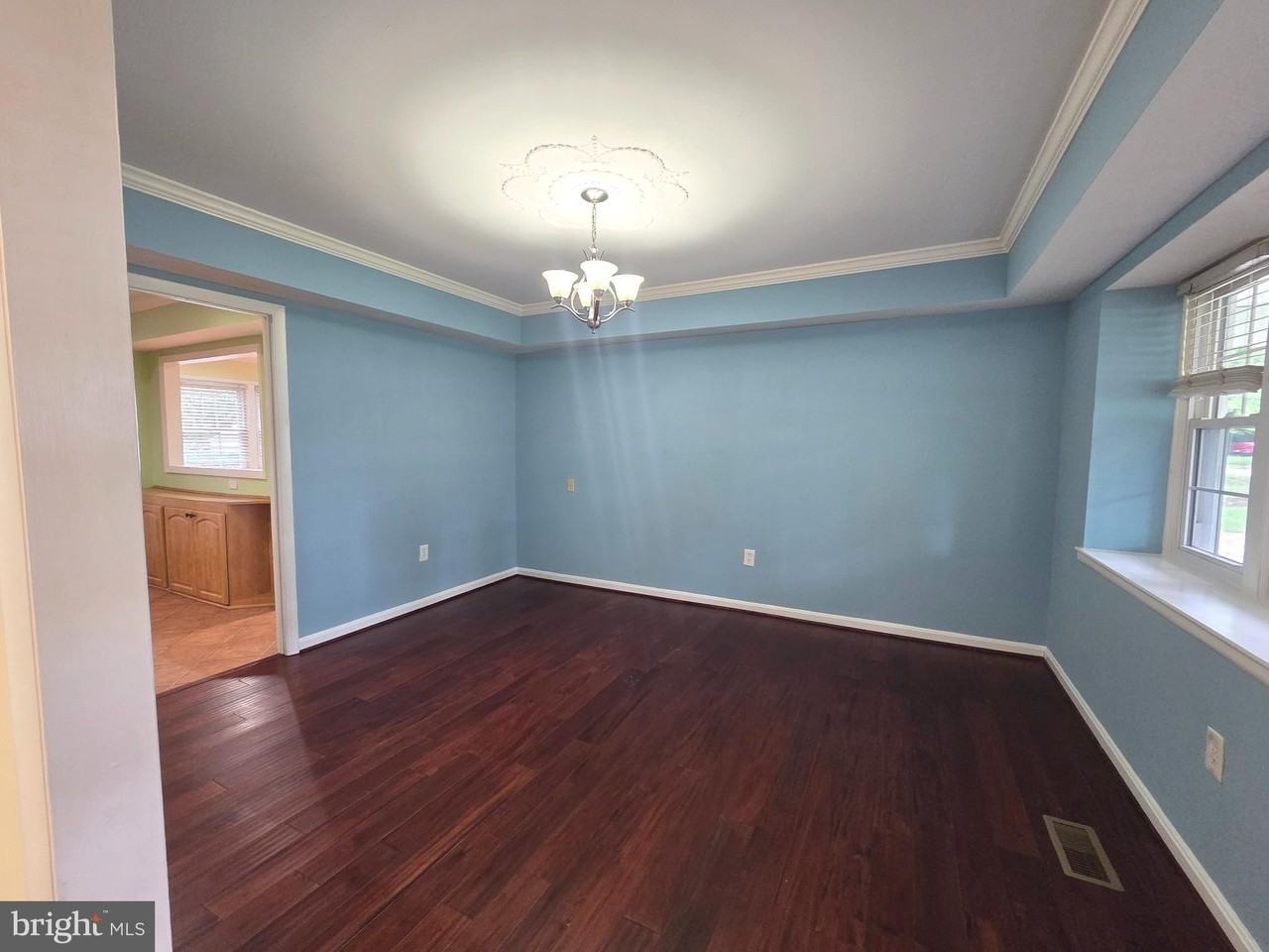 13106 Melville Ln - Photo 6 of 31