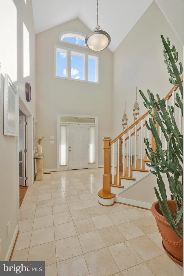 5922 Chesterbrook Rd - Photo 7 of 50