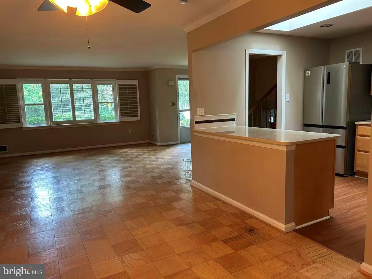 1415 Mayflower Dr - Photo 3 of 31