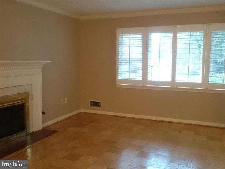 1415 Mayflower Dr - Photo 6 of 31