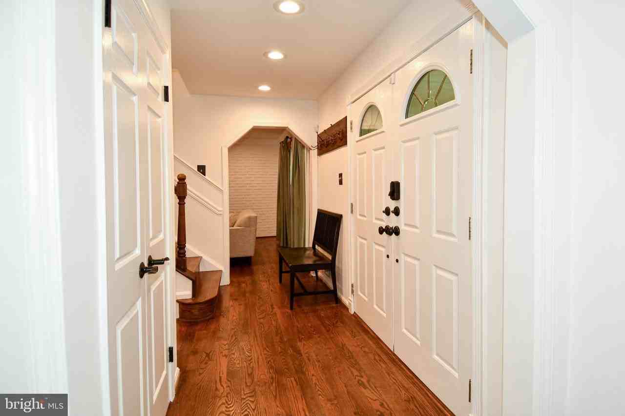 12134 Holly Knoll Cir - Photo 3 of 50