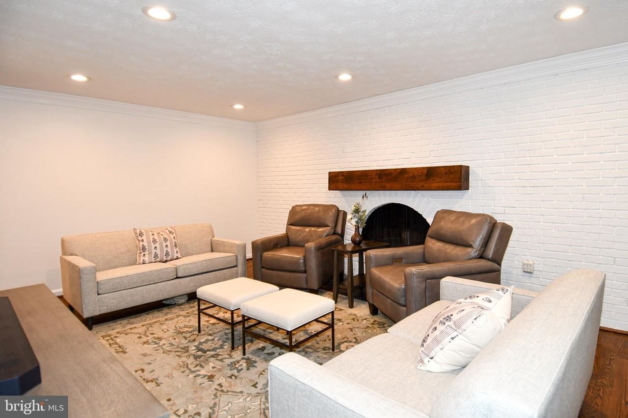 12134 Holly Knoll Cir - Photo 5 of 50