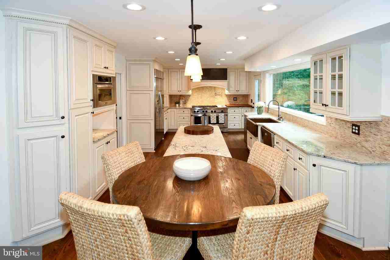 12134 Holly Knoll Cir - Photo 6 of 50