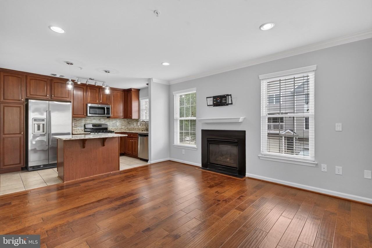 12825 Fair Briar Ln - Photo 5 of 35