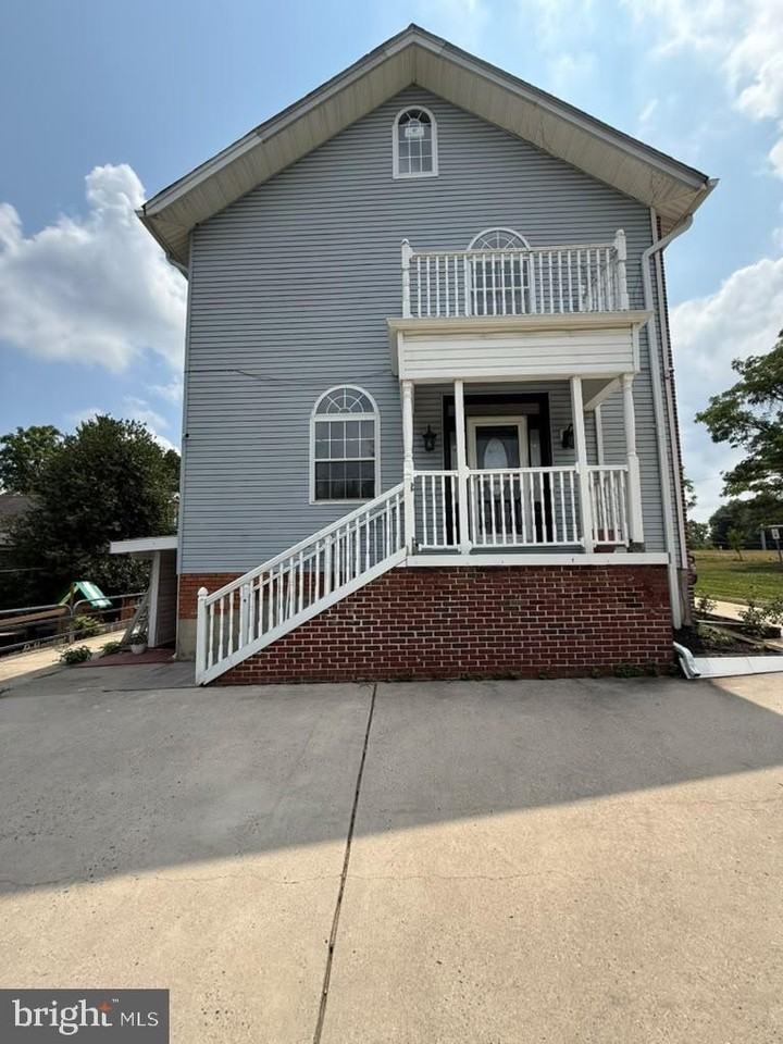 3001 Preston Ave - Photo 3 of 18