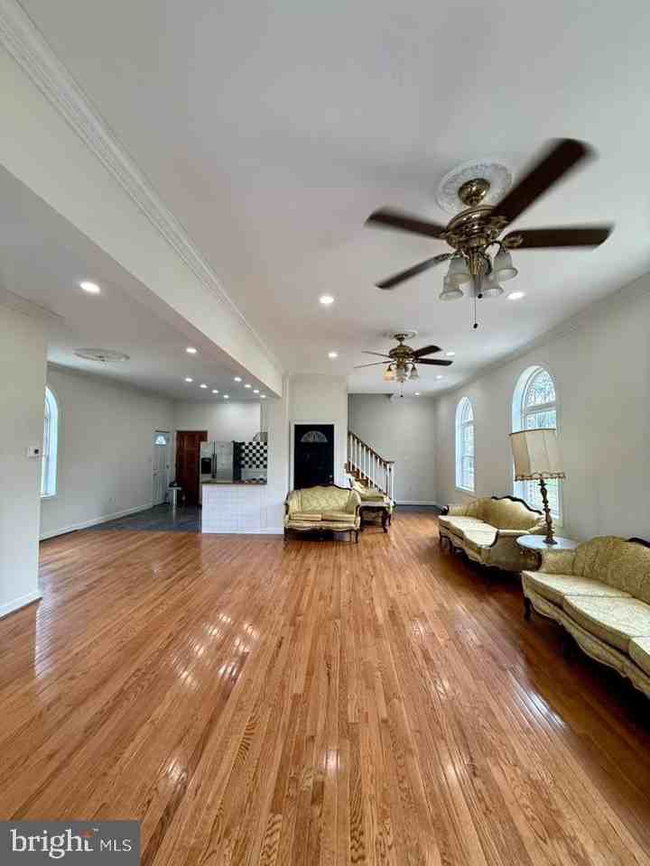 3001 Preston Ave - Photo 5 of 18