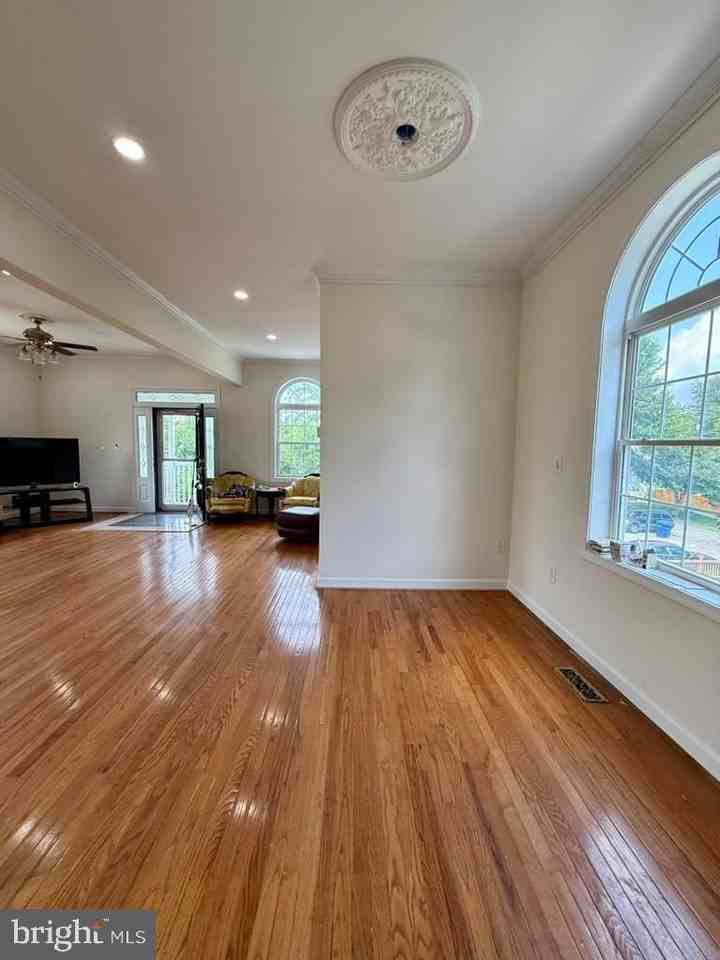 3001 Preston Ave - Photo 7 of 18