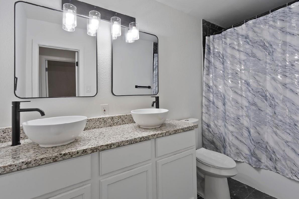 4303 Dacca Dr - Photo 3 of 17