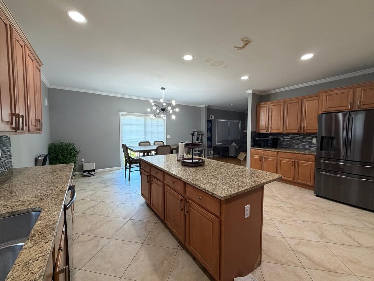 341 Maple St - Photo 5 of 23