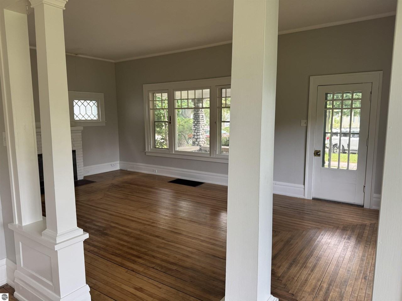 415 E State St - Photo 3 of 17