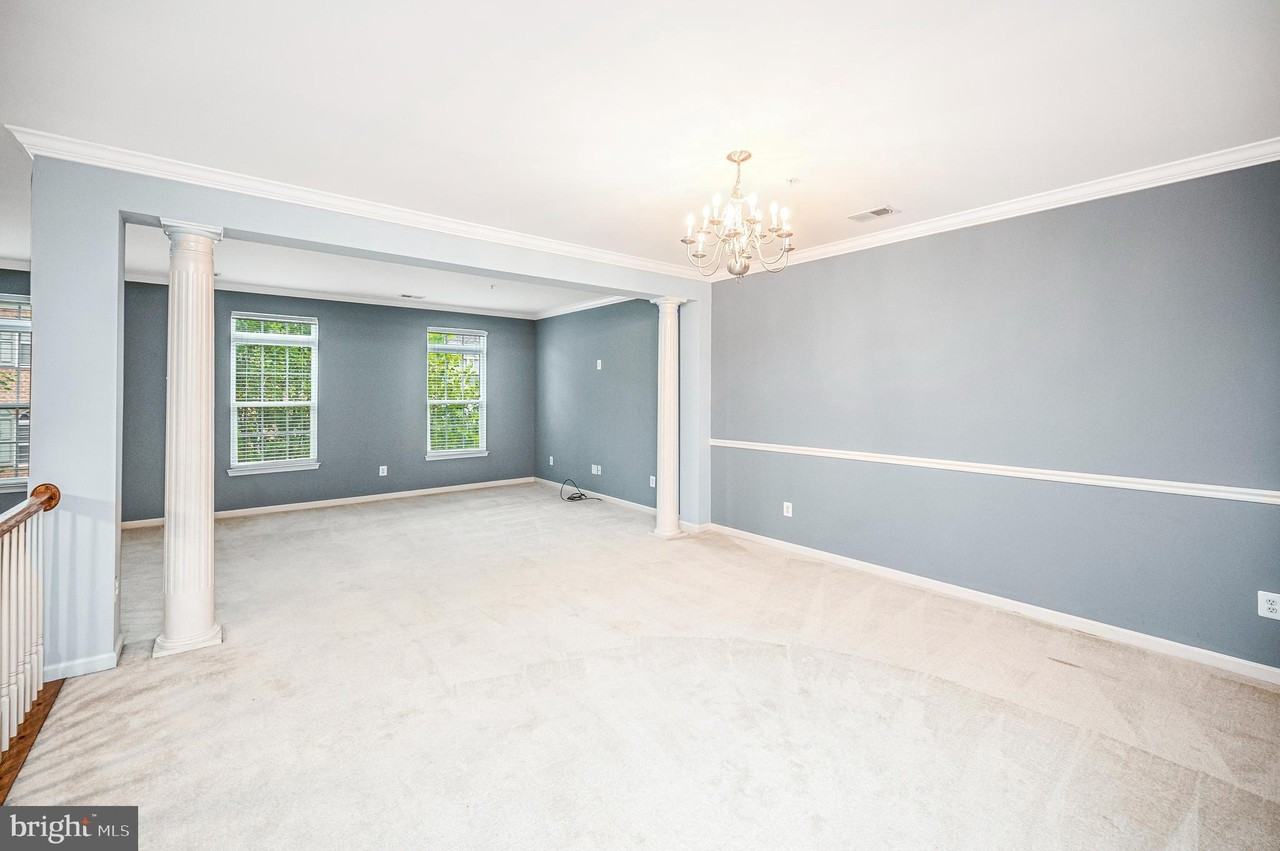 2515 Eastbourne Dr - Photo 5 of 28