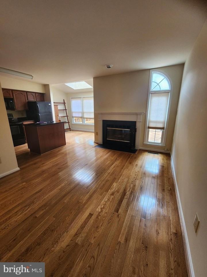 7766 Black Horse Ct - Photo 4 of 32