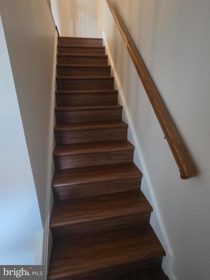 7766 Black Horse Ct - Photo 6 of 32