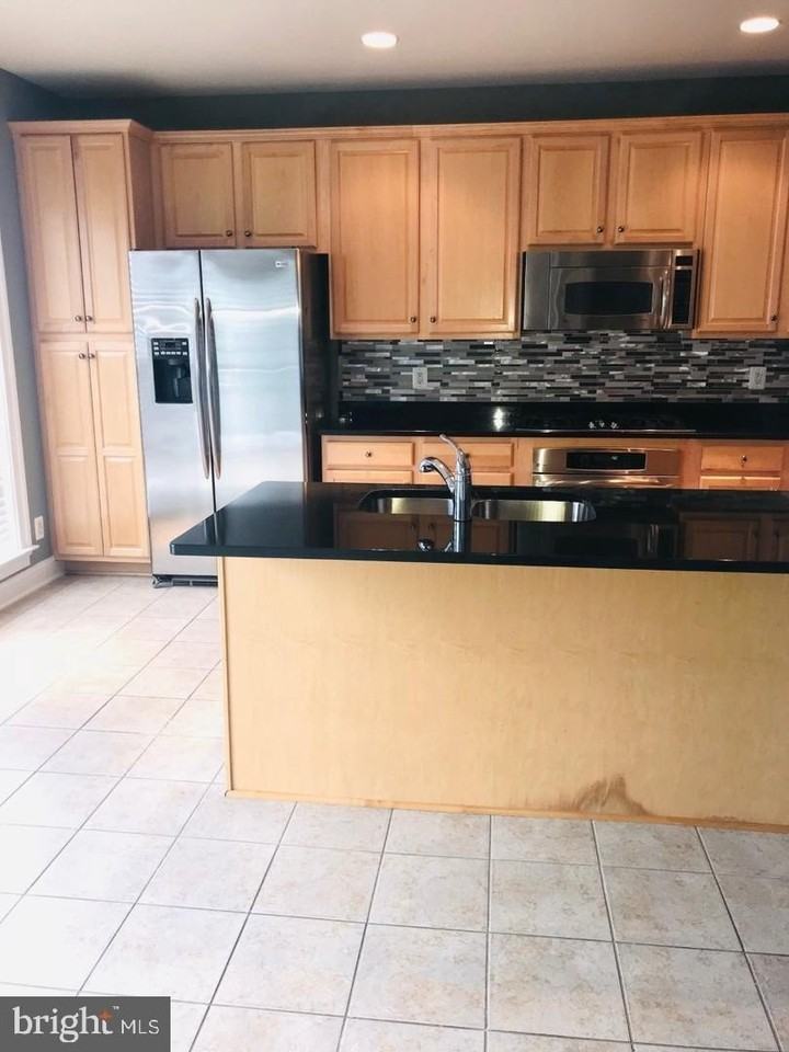 14656 Crossfield Way - Photo 4 of 24