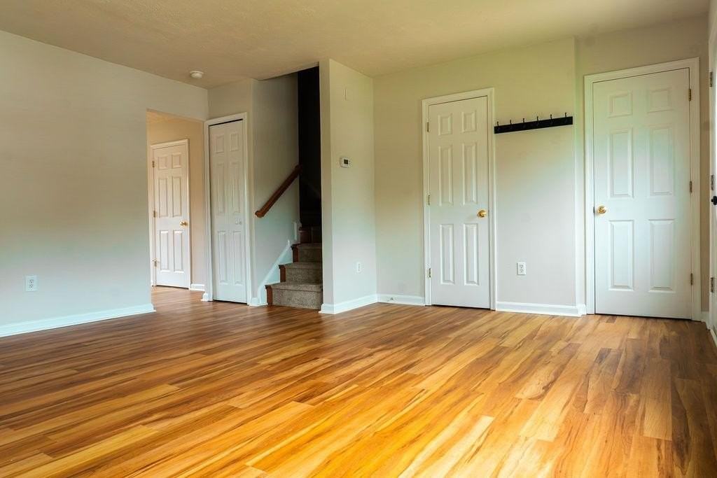 9836 Plaza View Way - Photo 3 of 46