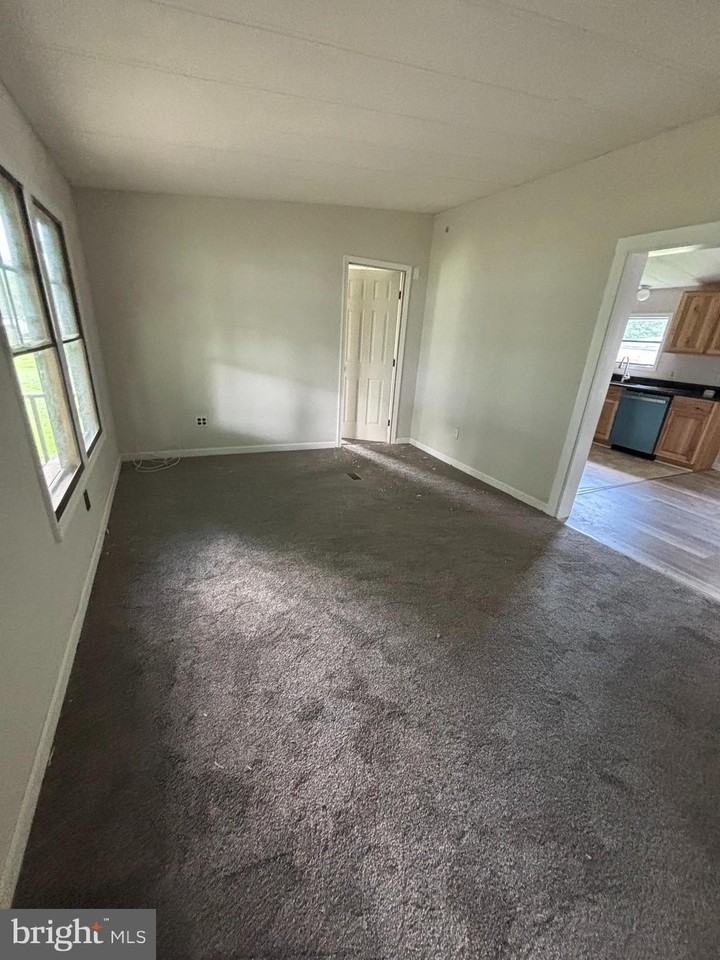 99 Monticello Dr - Photo 2 of 11