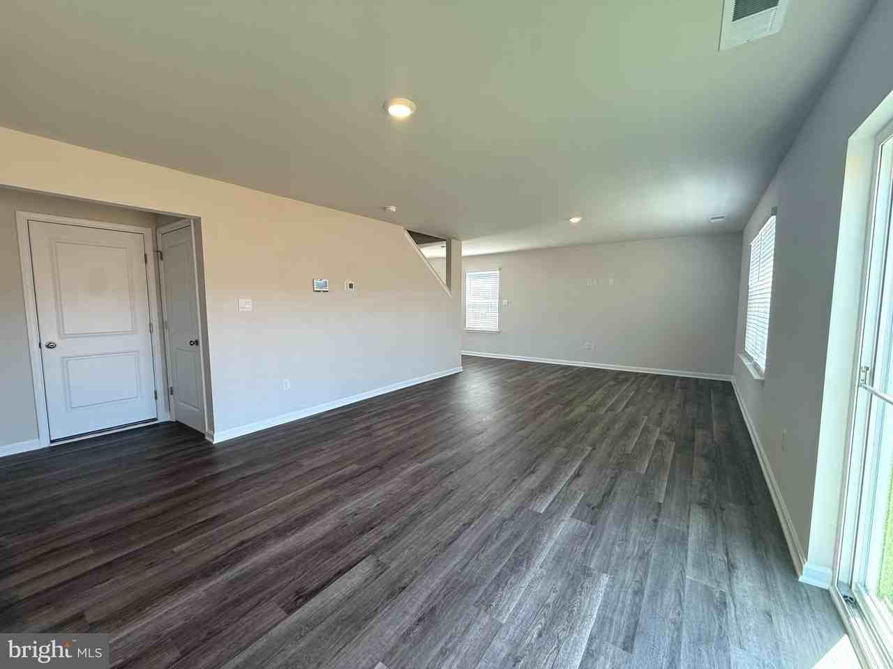 223 Orpington Dr - Photo 2 of 21